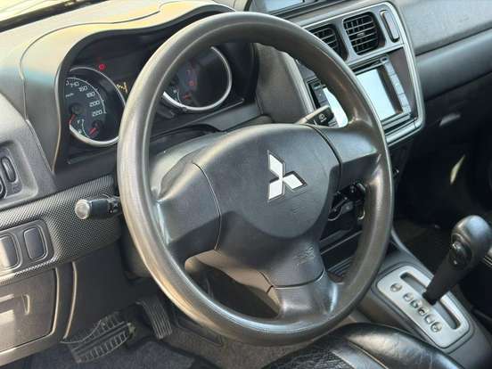 MITSUBISHI-PAJERO TR4-2013