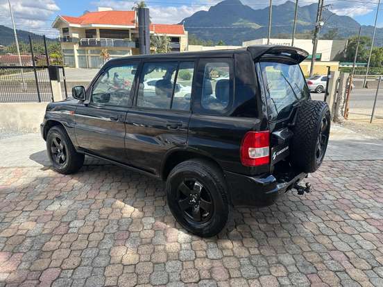 MITSUBISHI-PAJERO TR4-2004
