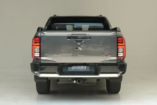 MITSUBISHI-TRITON-2025