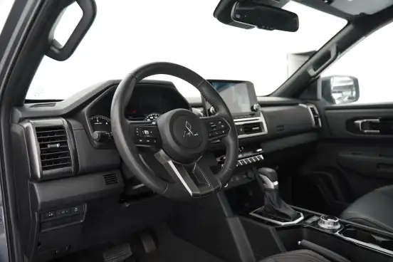 MITSUBISHI-TRITON-2025