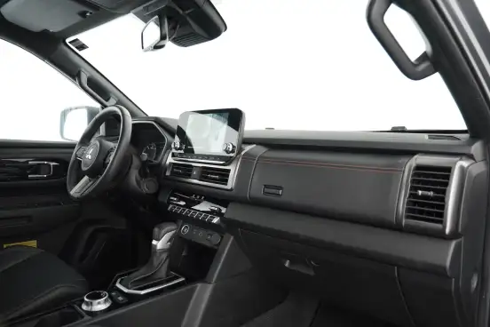 MITSUBISHI-TRITON-2025