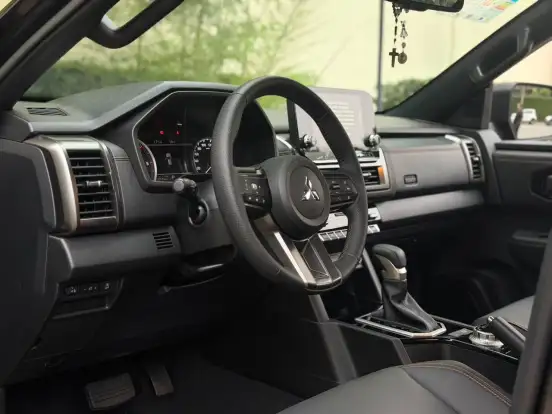 MITSUBISHI-TRITON-2026