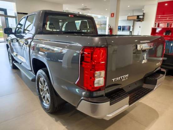 MITSUBISHI-TRITON-2.4 BITURBO DIESEL CD GLS 4X4 AUTOMÁTICO MITSUBISHI-TRITON-2026