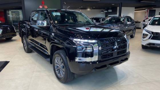 MITSUBISHI TRITON 2.4 BITURBO DIESEL CD HPE 4X4 AUTOMÁTICO