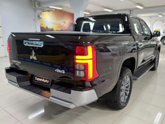 MITSUBISHI-TRITON-2.4 BITURBO DIESEL CD HPE-S 4X4 AUTOMÁTICO MITSUBISHI-TRITON-2025