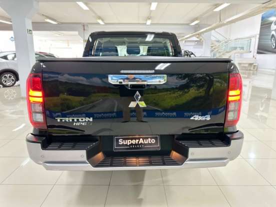 MITSUBISHI-TRITON-2025