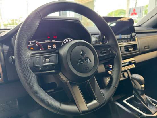 MITSUBISHI-TRITON-2025