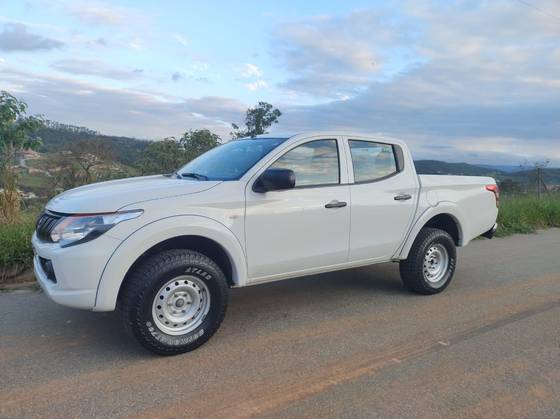 MITSUBISHI L200 TRITON 2.4 16V TURBO DIESEL GL CD 4X4 MANUAL