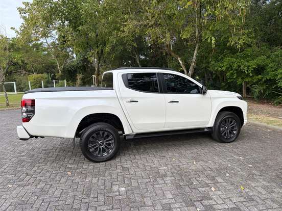 MITSUBISHI-L200 TRITON-2.4 16V TURBO DIESEL SPORT HPE CD 4P 4X4 AUTOMÁTICO MITSUBISHI-L200 TRITON-2025