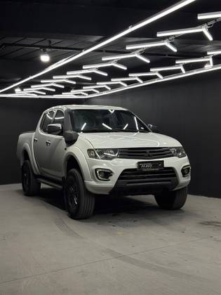 MITSUBISHI L200 TRITON 3.2 HPE 4X4 CD 16V TURBO INTERCOOLER DIESEL 4P AUTOMÁTICO