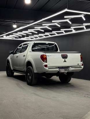 MITSUBISHI-L200 TRITON-2015