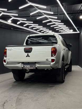 MITSUBISHI-L200 TRITON-2015