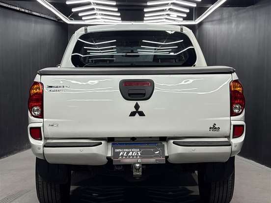 MITSUBISHI-L200 TRITON-3.2 HPE 4X4 CD 16V TURBO INTERCOOLER DIESEL 4P AUTOMÁTICO MITSUBISHI-L200 TRITON-2015