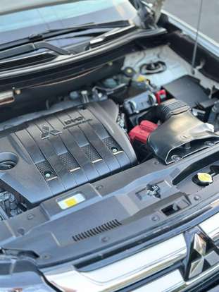 MITSUBISHI-OUTLANDER-2.2 4X4 16V DIESEL 4P AUTOMÁTICO MITSUBISHI-OUTLANDER-2015