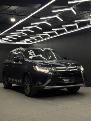 MITSUBISHI OUTLANDER 3.0 GT 4X4 V6 24V GASOLINA 4P AUTOMÁTICO