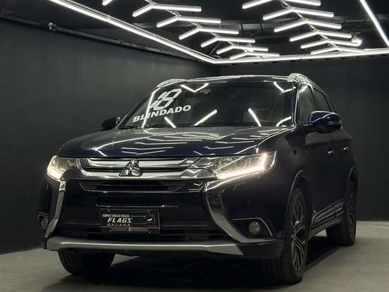 MITSUBISHI-OUTLANDER-3.0 GT 4X4 V6 24V GASOLINA 4P AUTOMÁTICO MITSUBISHI-OUTLANDER-2017