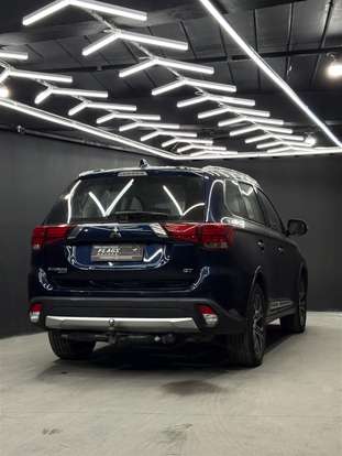MITSUBISHI-OUTLANDER-2017