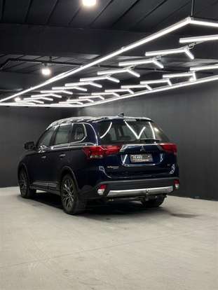 MITSUBISHI-OUTLANDER-2017