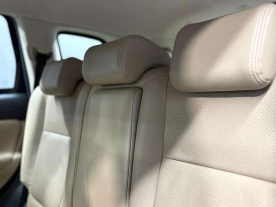 MITSUBISHI-OUTLANDER-3.0 GT 4X4 V6 24V GASOLINA 4P AUTOMÁTICO MITSUBISHI-OUTLANDER-2017