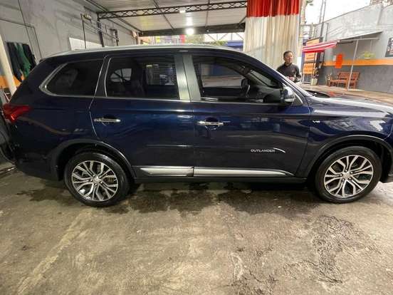 MITSUBISHI-OUTLANDER-3.0 GT 4X4 V6 24V GASOLINA 4P AUTOMÁTICO MITSUBISHI-OUTLANDER-2017