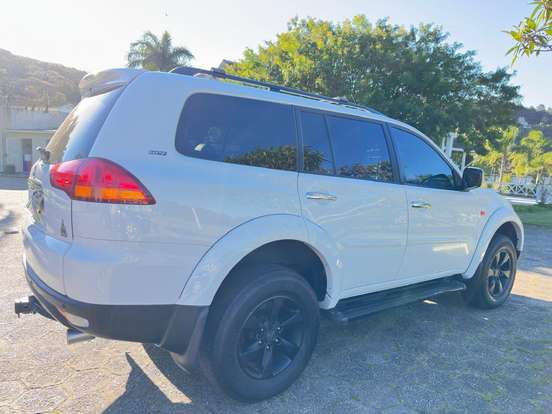 MITSUBISHI-PAJERO DAKAR-2013