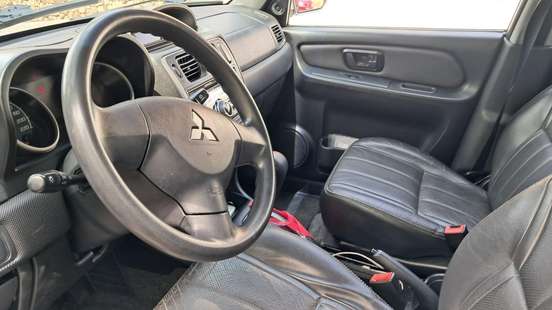 MITSUBISHI-PAJERO TR4-2013