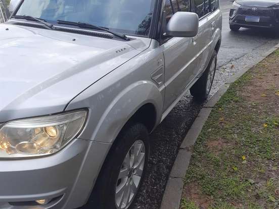 MITSUBISHI-PAJERO TR4-2.0 4X4 16V 140CV FLEX 4P AUTOMÁTICO MITSUBISHI-PAJERO TR4-2009
