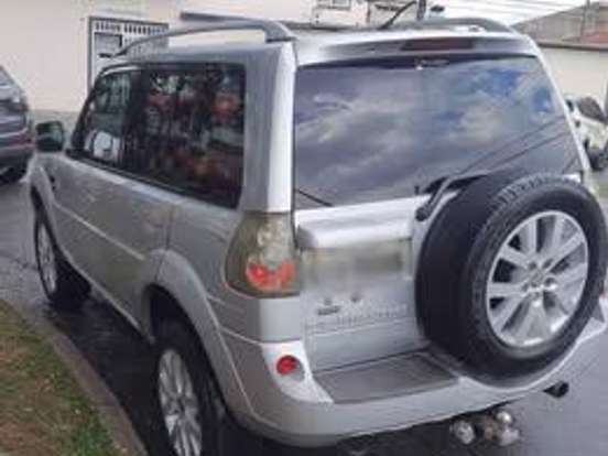 MITSUBISHI-PAJERO TR4-2.0 4X4 16V 140CV FLEX 4P AUTOMÁTICO MITSUBISHI-PAJERO TR4-2009