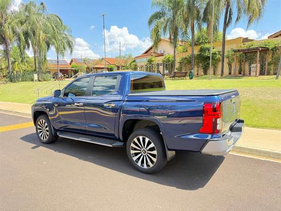 MITSUBISHI-TRITON-2025
