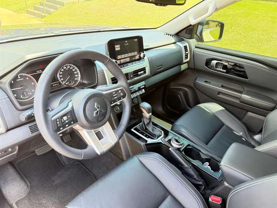 MITSUBISHI-TRITON-2.4 BITURBO DIESEL CD HPE-S 4X4 AUTOMÁTICO MITSUBISHI-TRITON-2025