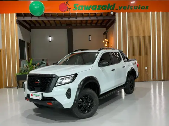 NISSAN FRONTIER 2.3 16V TURBO DIESEL PRO4X CD 4X4 AUTOMÁTICO