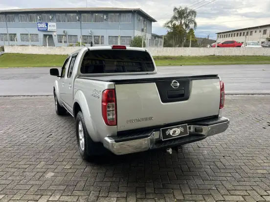 NISSAN-FRONTIER-2014