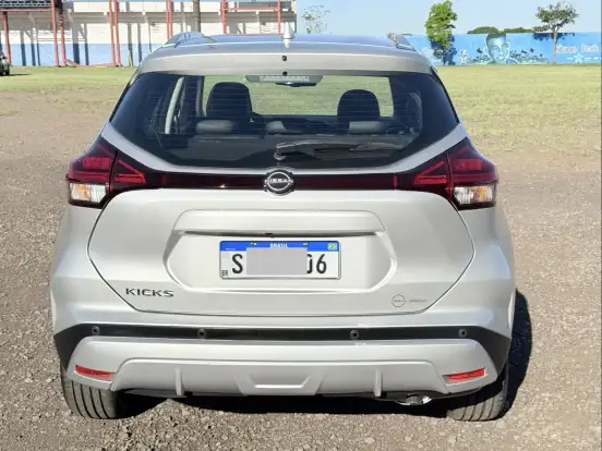 NISSAN-KICKS-2023