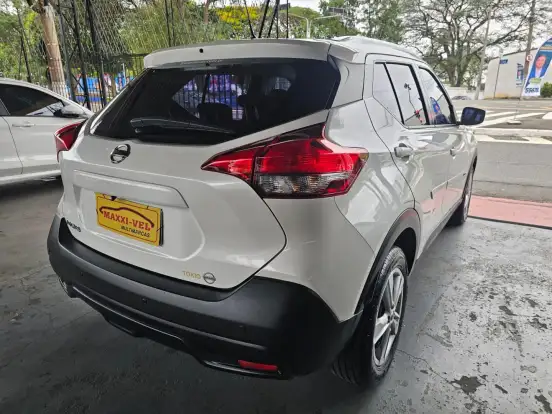 NISSAN-KICKS-2020