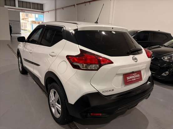 NISSAN-KICKS-2020