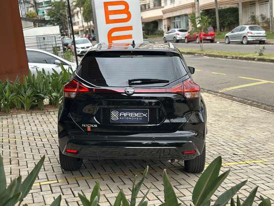 NISSAN-KICKS-2024