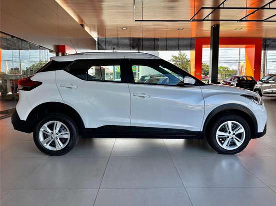 NISSAN-KICKS-2018