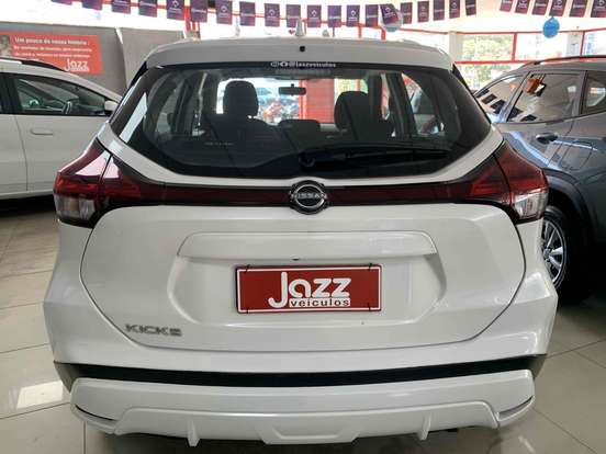 NISSAN-KICKS-2023