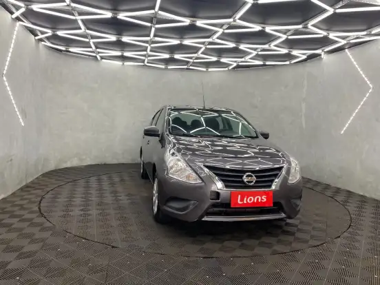 NISSAN-VERSA-2021