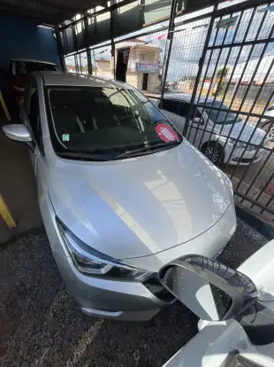 NISSAN-VERSA-2020