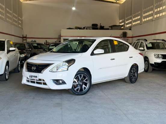 NISSAN-VERSA-2016