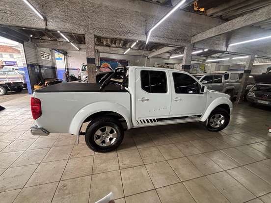 NISSAN-FRONTIER-2012