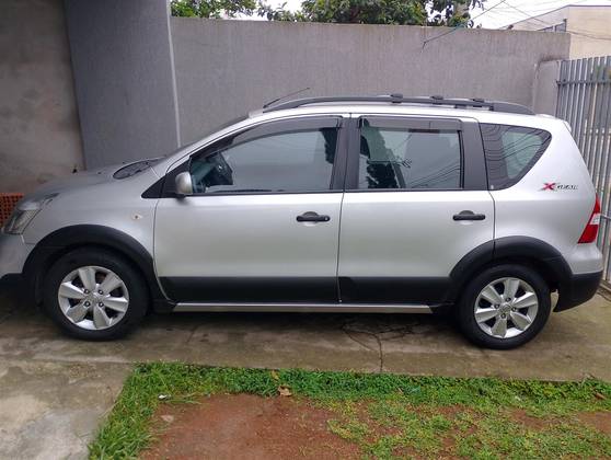 NISSAN LIVINA 1.6 SL 16V FLEX 4P MANUAL
