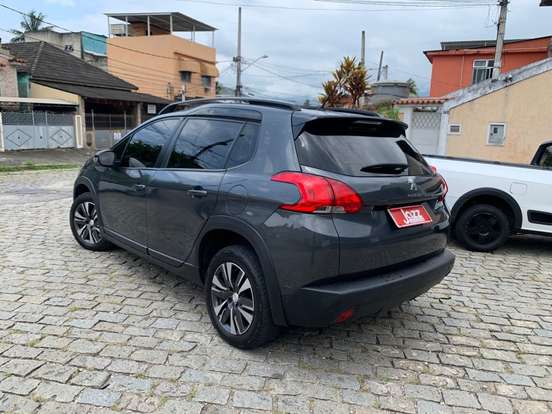 PEUGEOT-2008-2021