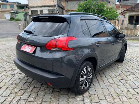 PEUGEOT-2008-2021