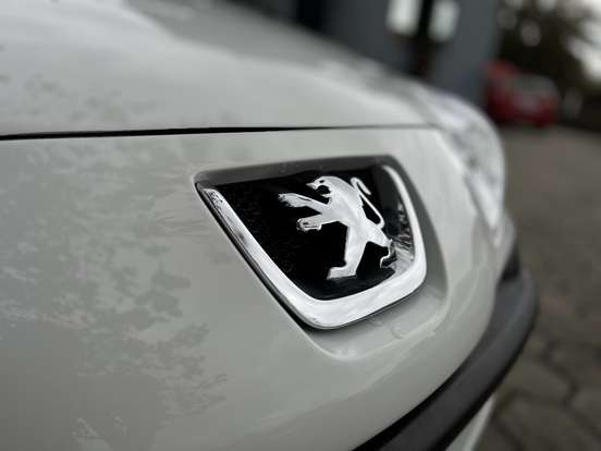 PEUGEOT-207-1.4 XR 8V FLEX 4P MANUAL PEUGEOT-207-2012