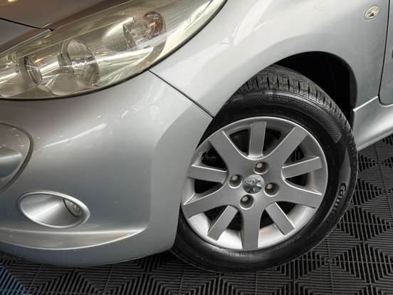PEUGEOT-207-1.6 XS 16V FLEX 4P AUTOMÁTICO PEUGEOT-207-2012