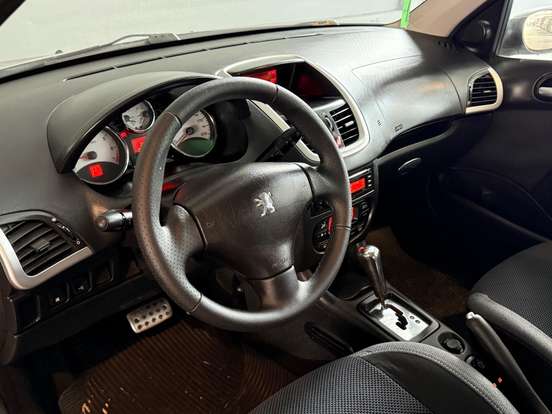 PEUGEOT-207-2012