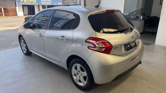 PEUGEOT-208-2014