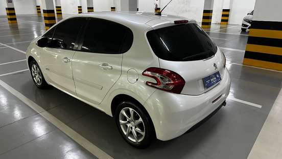 PEUGEOT-208-2014